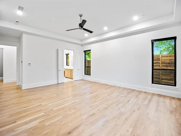 5861  Meletio Lane , Dallas Texas 75230