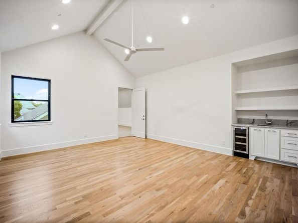5861  Meletio Lane , Dallas Texas 75230