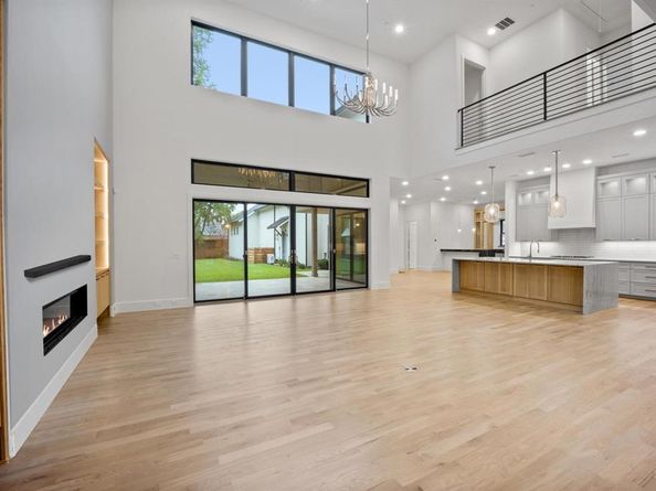 5861  Meletio Lane , Dallas Texas 75230