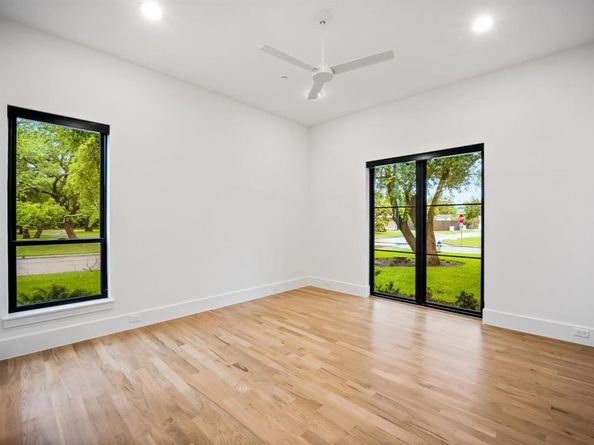 5861  Meletio Lane , Dallas Texas 75230