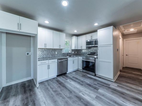 2939 N El Centro Way , Dallas Texas 75241
