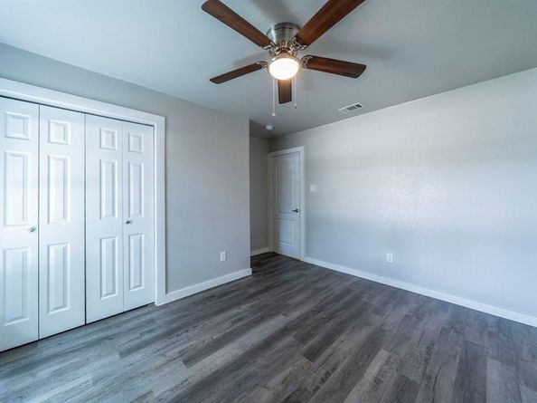 2939 N El Centro Way , Dallas Texas 75241
