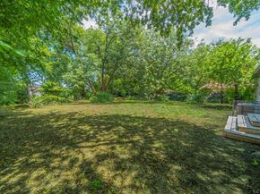 2939 N El Centro Way , Dallas Texas 75241