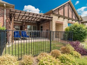 881  Birds Fort Trail , Arlington Texas 76005