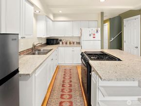 6100 NE 181st Street 7, Kenmore WA 98028
