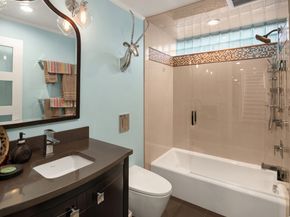 1617 121st Avenue SE, Bellevue WA 98005