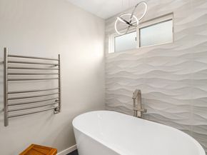1617 121st Avenue SE, Bellevue WA 98005