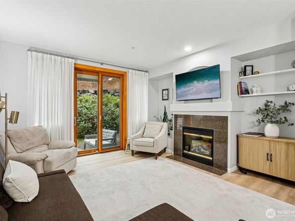 21264 SE 42nd Lane 21264, Issaquah WA 98029