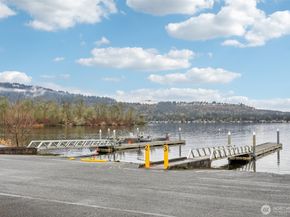 21264 SE 42nd Lane 21264, Issaquah WA 98029