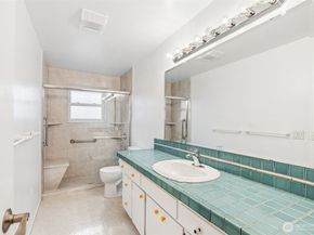 18930 66th Place W, Lynnwood WA 98036