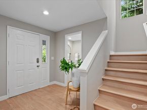 13514 NE 89th Court, Redmond WA 98052