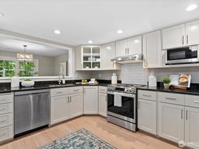 13514 NE 89th Court, Redmond WA 98052