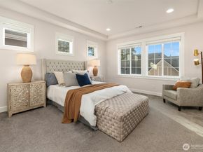 404 6th Lane NE, Issaquah WA 98029