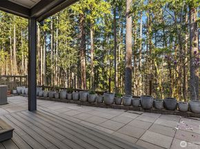 404 6th Lane NE, Issaquah WA 98029