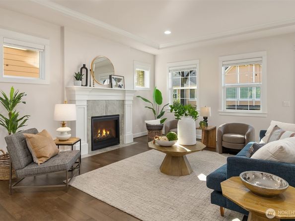 404 6th Lane NE, Issaquah WA 98029