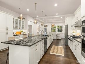 404 6th Lane NE, Issaquah WA 98029