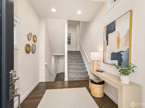404 6th Lane NE, Issaquah WA 98029