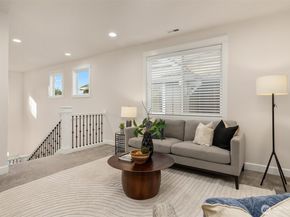 404 6th Lane NE, Issaquah WA 98029