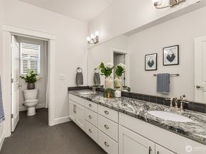 404 6th Lane NE, Issaquah WA 98029