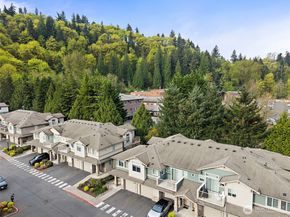 15325 SE 155th Place E2, Renton WA 98058