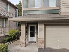 15325 SE 155th Place E2, Renton WA 98058