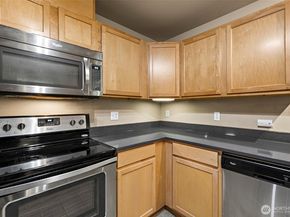 15325 SE 155th Place E2, Renton WA 98058