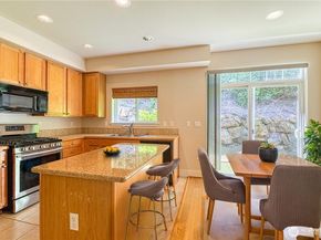 5583 Lakemont Boulevard SE 1603, Bellevue WA 98006