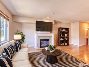 5583 Lakemont Boulevard SE 1603, Bellevue WA 98006
