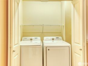 5583 Lakemont Boulevard SE 1603, Bellevue WA 98006