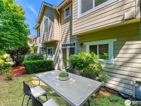 5583 Lakemont Boulevard SE 1603, Bellevue WA 98006