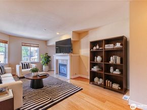 5583 Lakemont Boulevard SE 1603, Bellevue WA 98006