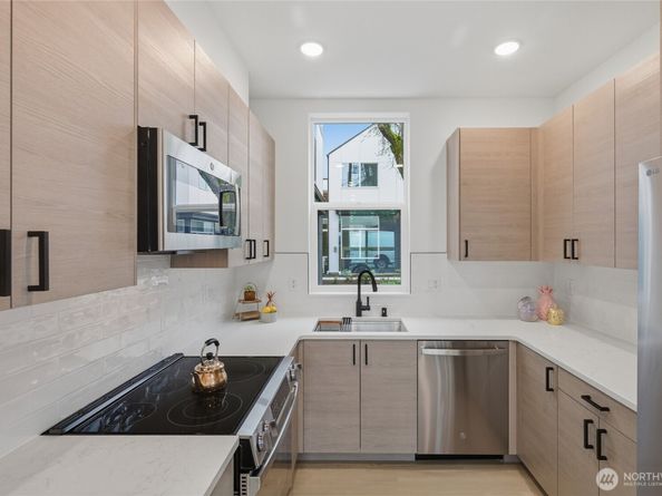 809 S Sullivan Street B, Seattle WA 98108
