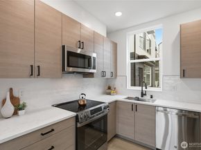 809 S Sullivan Street B, Seattle WA 98108