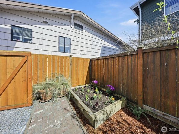 8847 9th Avenue SW A, Seattle WA 98106