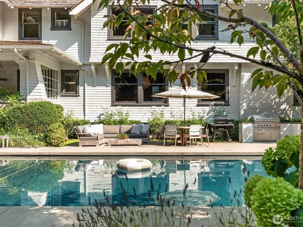 7735 Overlake Drive W, Medina WA 98039