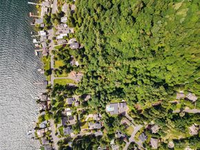 13117 Holmes Point Drive NE, Kirkland WA 98034