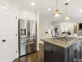 928 271st Avenue SE, Sammamish WA 98075