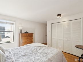 4222 Beach Drive SW 202, Seattle WA 98116