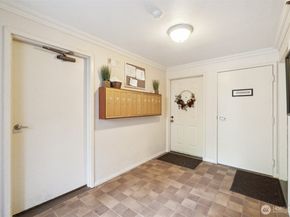 4222 Beach Drive SW 202, Seattle WA 98116