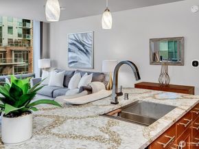 10650 NE 9th Place 422, Bellevue WA 98004