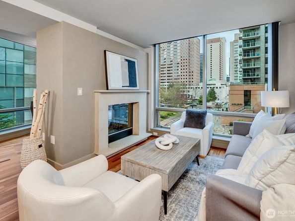 10650 NE 9th Place 422, Bellevue WA 98004