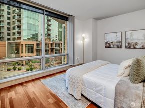 10650 NE 9th Place 422, Bellevue WA 98004