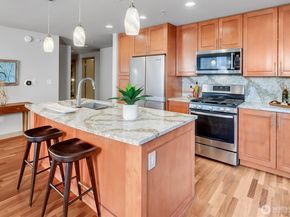 10650 NE 9th Place 422, Bellevue WA 98004