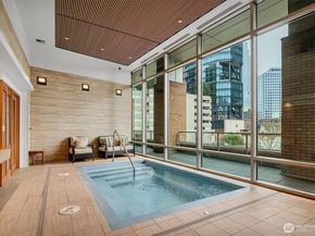 10650 NE 9th Place 422, Bellevue WA 98004