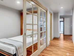 10650 NE 9th Place 422, Bellevue WA 98004