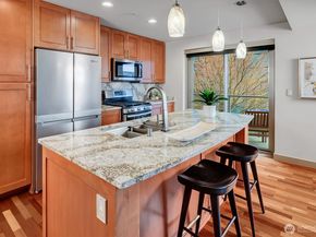 10650 NE 9th Place 422, Bellevue WA 98004