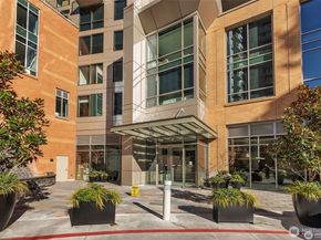 10650 NE 9th Place 422, Bellevue WA 98004