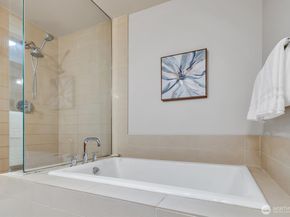 10650 NE 9th Place 422, Bellevue WA 98004