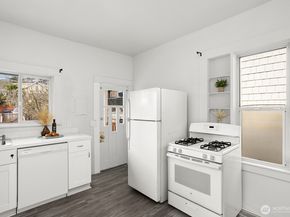4135 36th Ave SW, Seattle WA 98126
