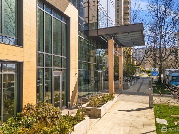 800 Columbia Street 1003, Seattle WA 98104